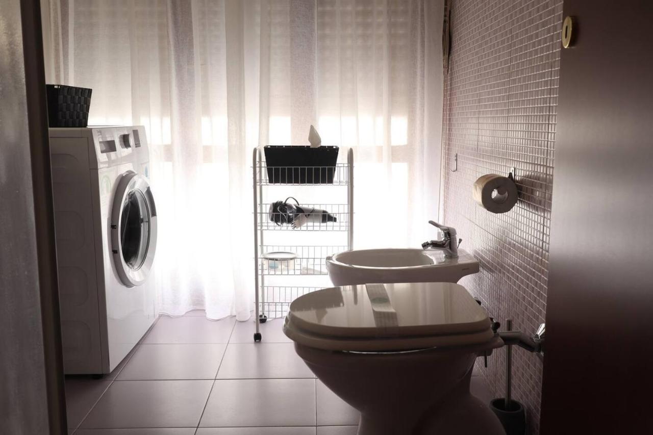 Casa Etruschi - Appartamento Con Posto Auto リヴォルノ エクステリア 写真