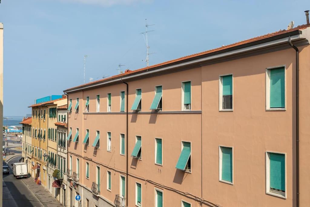 Casa Etruschi - Appartamento Con Posto Auto リヴォルノ エクステリア 写真