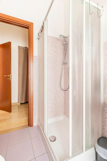 Casa Etruschi - Appartamento Con Posto Auto リヴォルノ エクステリア 写真